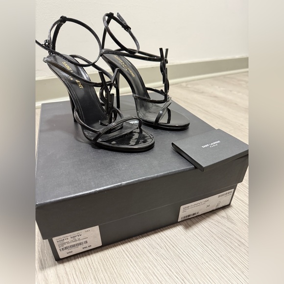 Saint Laurent
Cassandra Leather Sandals size 36 - Picture 2 of 3